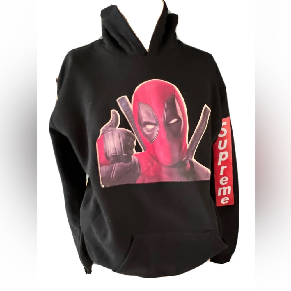 Gildan Youth Heavy Blend Long Sleeves Hoody Black. Size XL